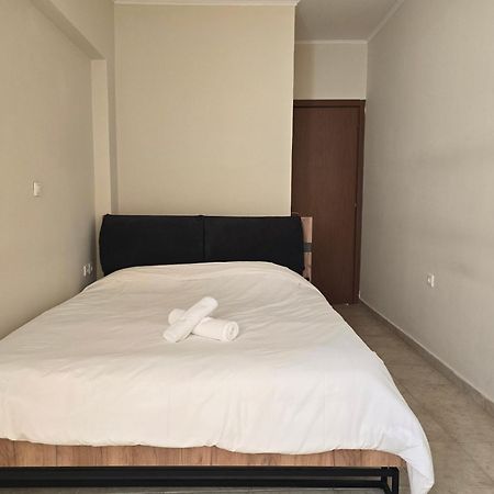 Maria Beach Apartement In Korinth! エクステリア 写真